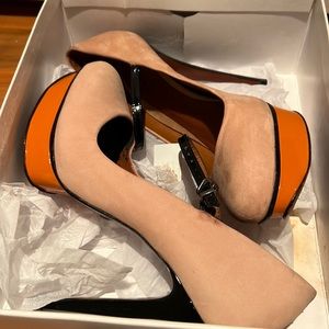 Schutz Nobucj Champagne Fechado Salto Alto 8